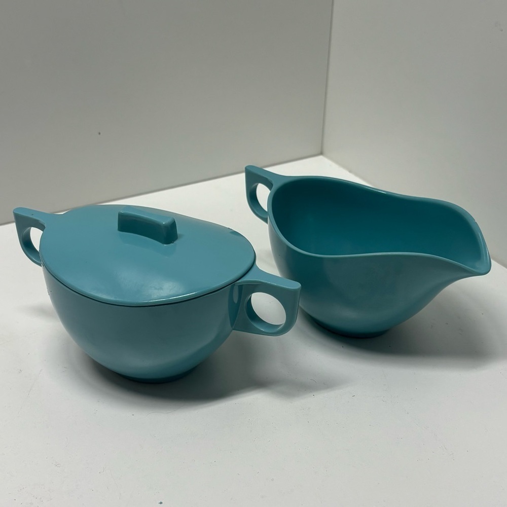Vintage turquoise Melmac melamine sugar pot with lid and creamer